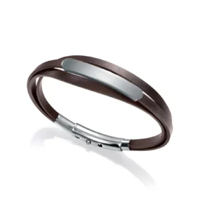 Stylish brown leather bracelet featuring a sleek silver clasp and smooth metal plate for personalization. Elegant and modern design.