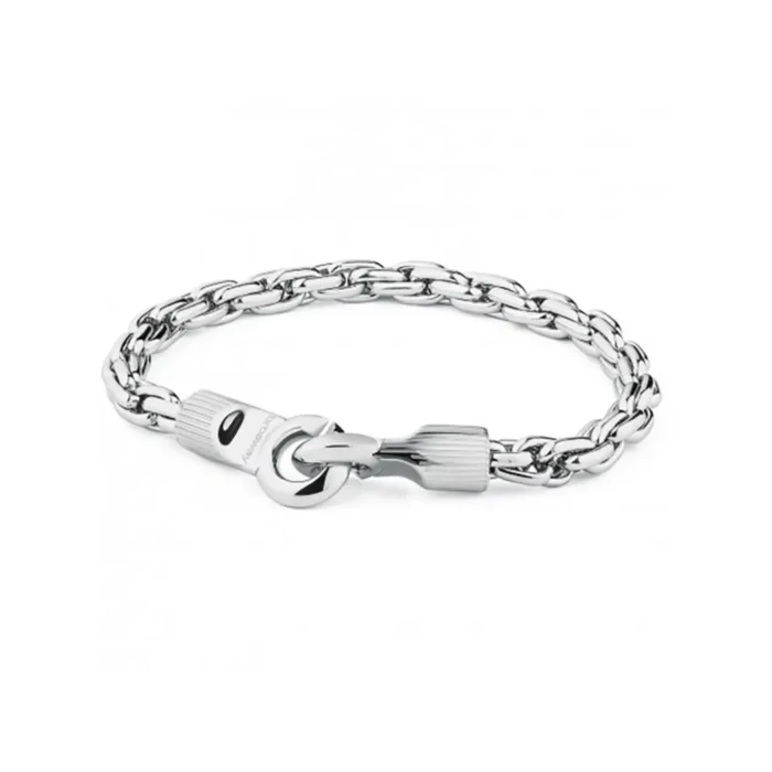 Silver chain bracelet featuring a secure clasp, stylish and modern design for everyday wear.