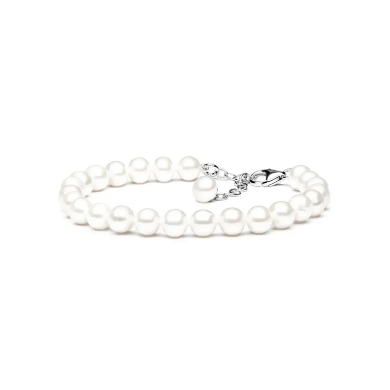 Elegant white pearl bracelet with a silver clasp, showcasing a timeless and classic design. Perfect for any occasion.