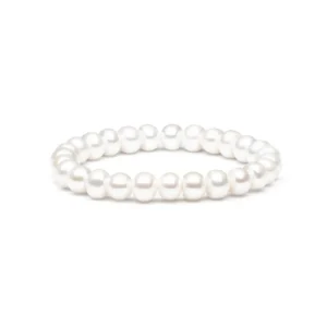 A simple, elegant stretch bracelet made of lustrous white pearls, showcasing a classic design suitable for any occasion.