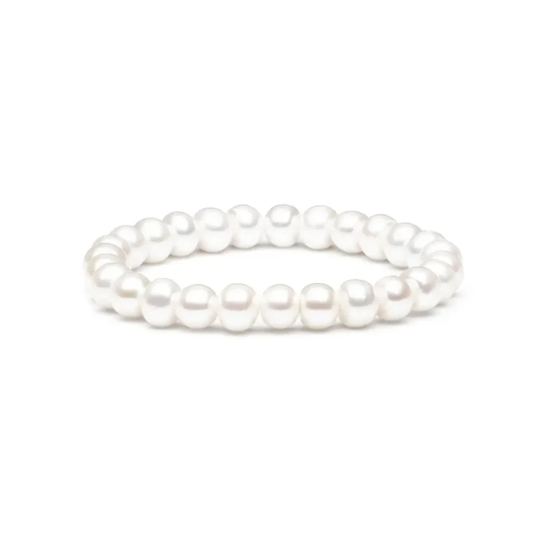 A simple, elegant stretch bracelet made of lustrous white pearls, showcasing a classic design suitable for any occasion.