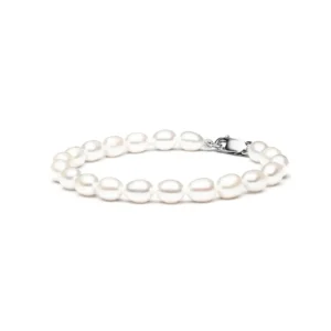 Elegant pearl bracelet featuring lustrous white pearls and a secure silver clasp, showcasing timeless sophistication.