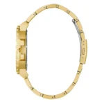 GUESS GW0426G2-3 Tyylikäs kultainen kello sivulta katsottuna, esittelee kiillotettuja linkkejä ja yksityiskohtaisen kruunun, korostaen modernia muotoiluaan.