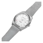 „Jason Hyde“ sidabrinis laikrodis su tinkliniu dirželiu, elegantišku baltu ciferblatu, ryškiais valandų žymekliais ir įspūdingu rievėtu apvadėliu. Stilingas ir modernus dizainas.