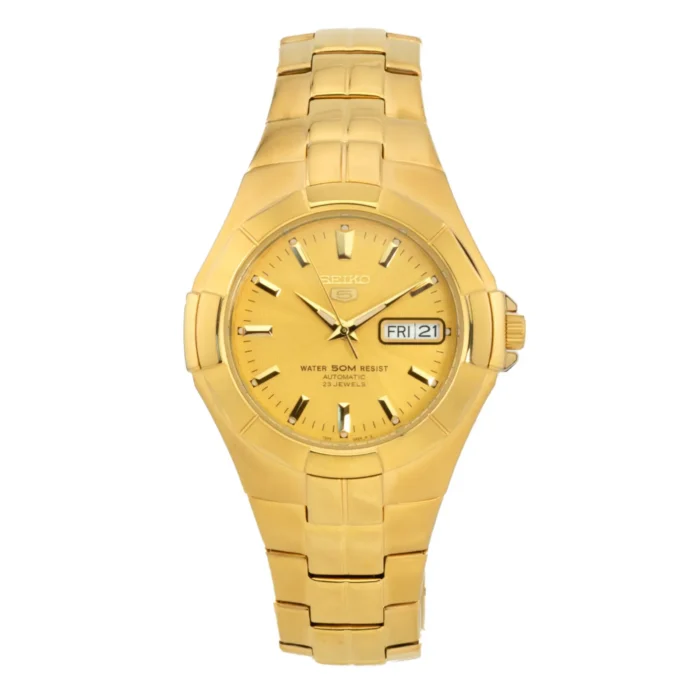 SEIKO SNZE32K1 Auksinis „Seiko“ automatinis rankinis laikrodis su apvaliu ciferblatu, datos ekranu ir atsparumu vandeniui, uždėtas ant poliruoto metalo apyrankės.