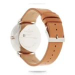 SKAGEN SKW6215-2 Skageni kella tagantvaade, millel on hõbedane roostevabast terasest korpus ja helepruun nahkrihm metallpandlaga.