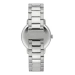 TRUSSARDI R2453147015-4 Tagantvaade elegantsele hõbedasele Trussardi käekellale poleeritud metallvõru ja graveeritud logoga pandlal.