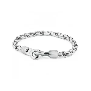 Silver chain bracelet featuring a secure clasp, stylish and modern design for everyday wear.